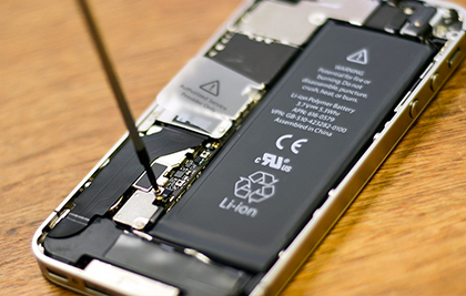 THE FUTURE OF MOBILE : THE DEATH OF THE BATTERY